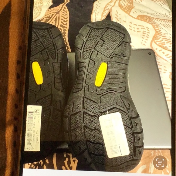 KEEN. KIDS. SHOES. 28 - Picture 8 of 9